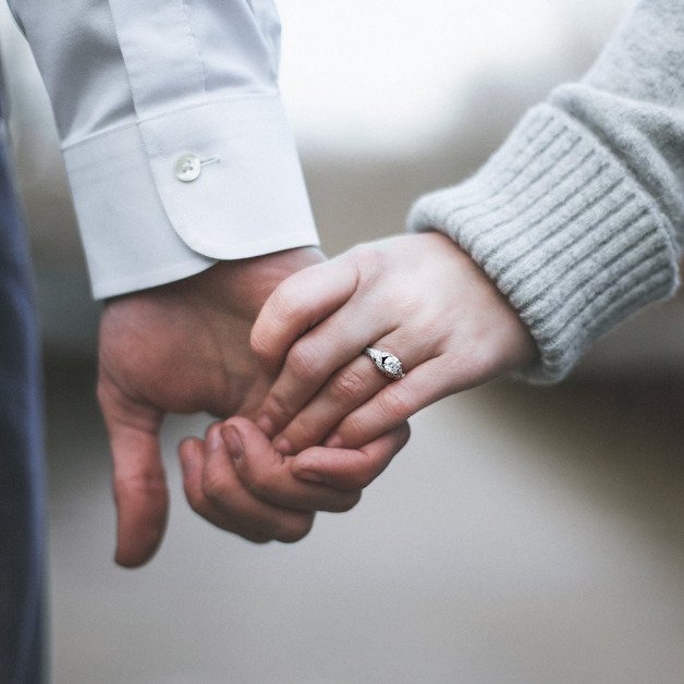 Matrimony Rings | ¿Cómo tomar la mejor selfie de anillo de compromiso?