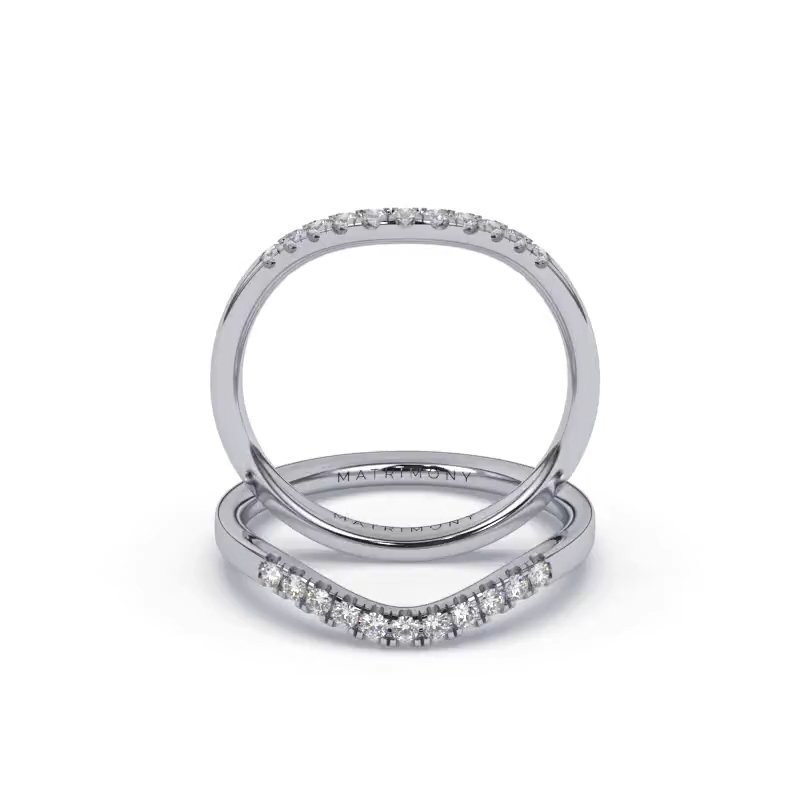 Resalta la belleza y el compromiso de tu amor con nuestra Churumbela Complementaria de Diamantes y Oro. Diseñada meticulosamente para armonizar con tu anillo de compromiso, esta churumbela es el accesorio perfecto para celebrar cada día de tu unión. Los destellantes diamantes engastados en una fina banda de oro crean una silueta elegante que se entrelaza suavemente con tu anillo, reflejando la luz con cada movimiento.

La Churumbela Complementaria es una expresión sutil y elegante de amor y dedicación, perfecta para usar en cualquier ocasión. Su diseño clásico y discreto se adapta con gracia a cualquier estilo, mientras que su construcción de alta calidad promete durabilidad y comodidad para el uso diario.