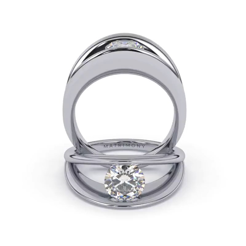 Hermoso anillo de compromiso con diamante redondo. Este modelo se encuentra disponible con piedras de zirconia ó diamante y en oro de 9k, 14k, 18k ó platino.